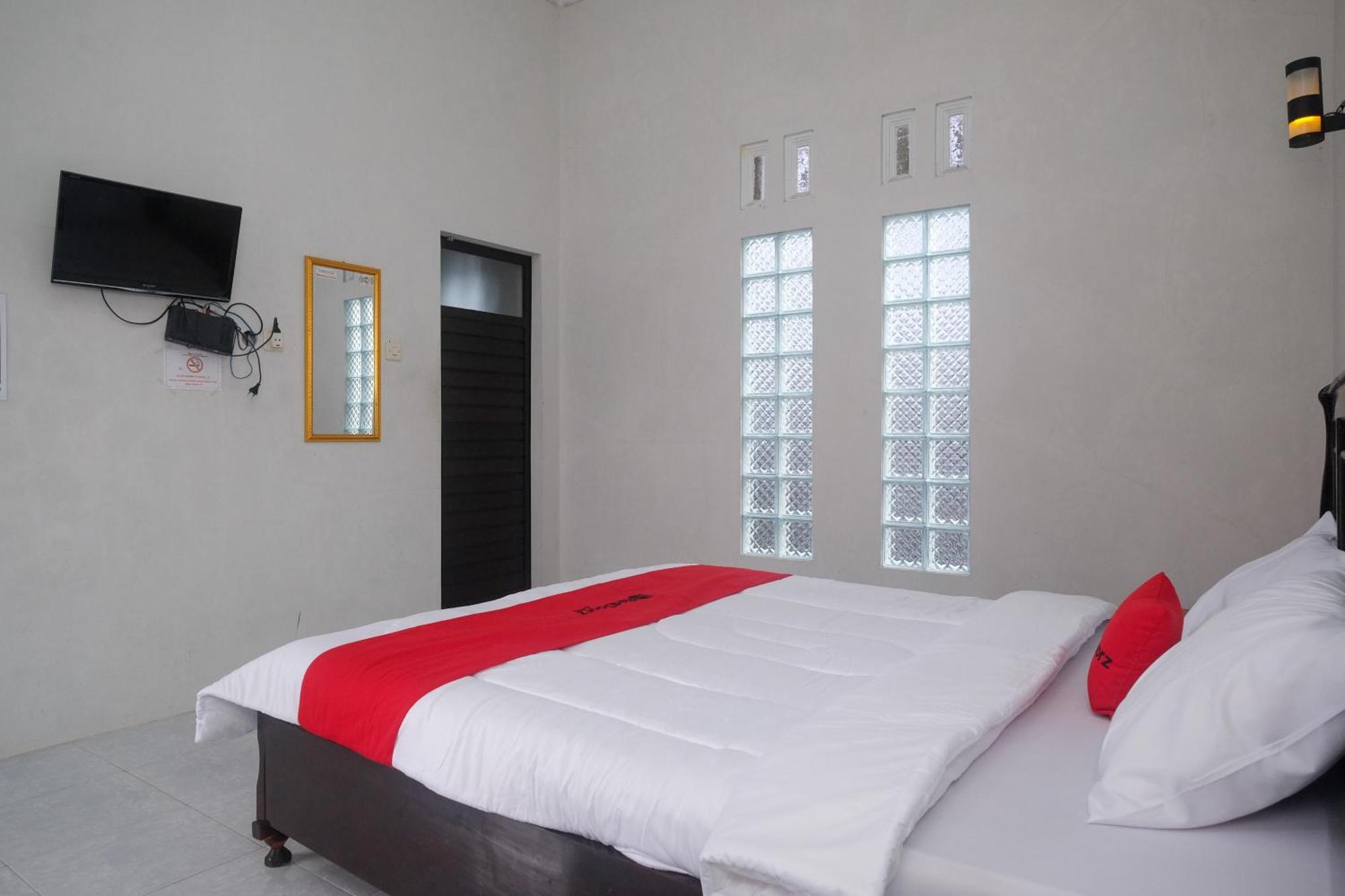 OYO 90687 Maharatu Homestay Wonosobo Bagian luar foto