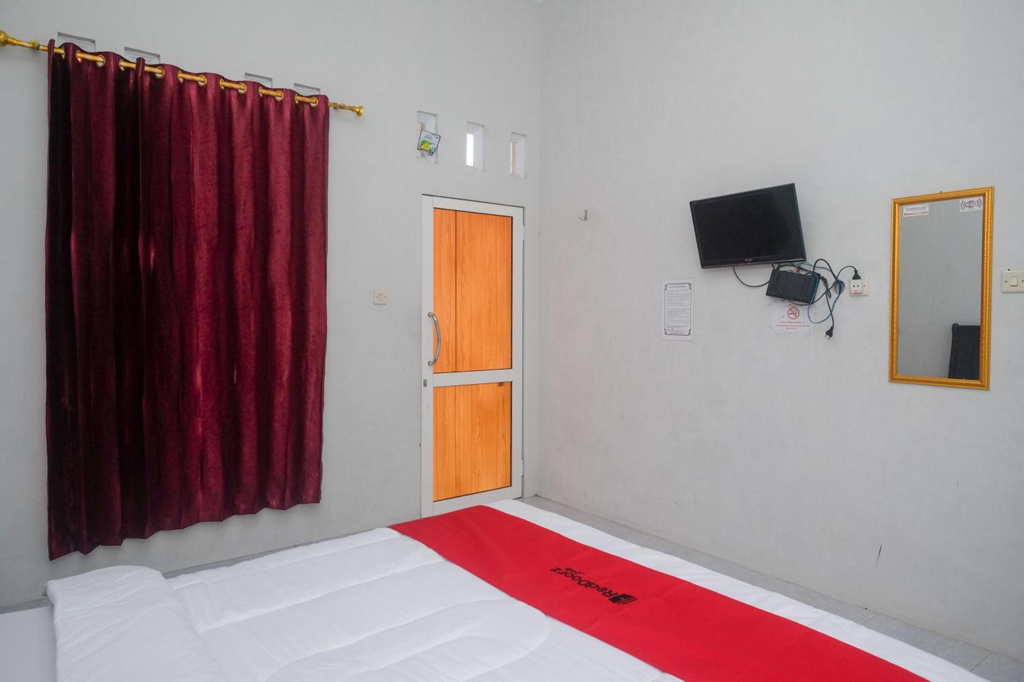 OYO 90687 Maharatu Homestay Wonosobo Bagian luar foto