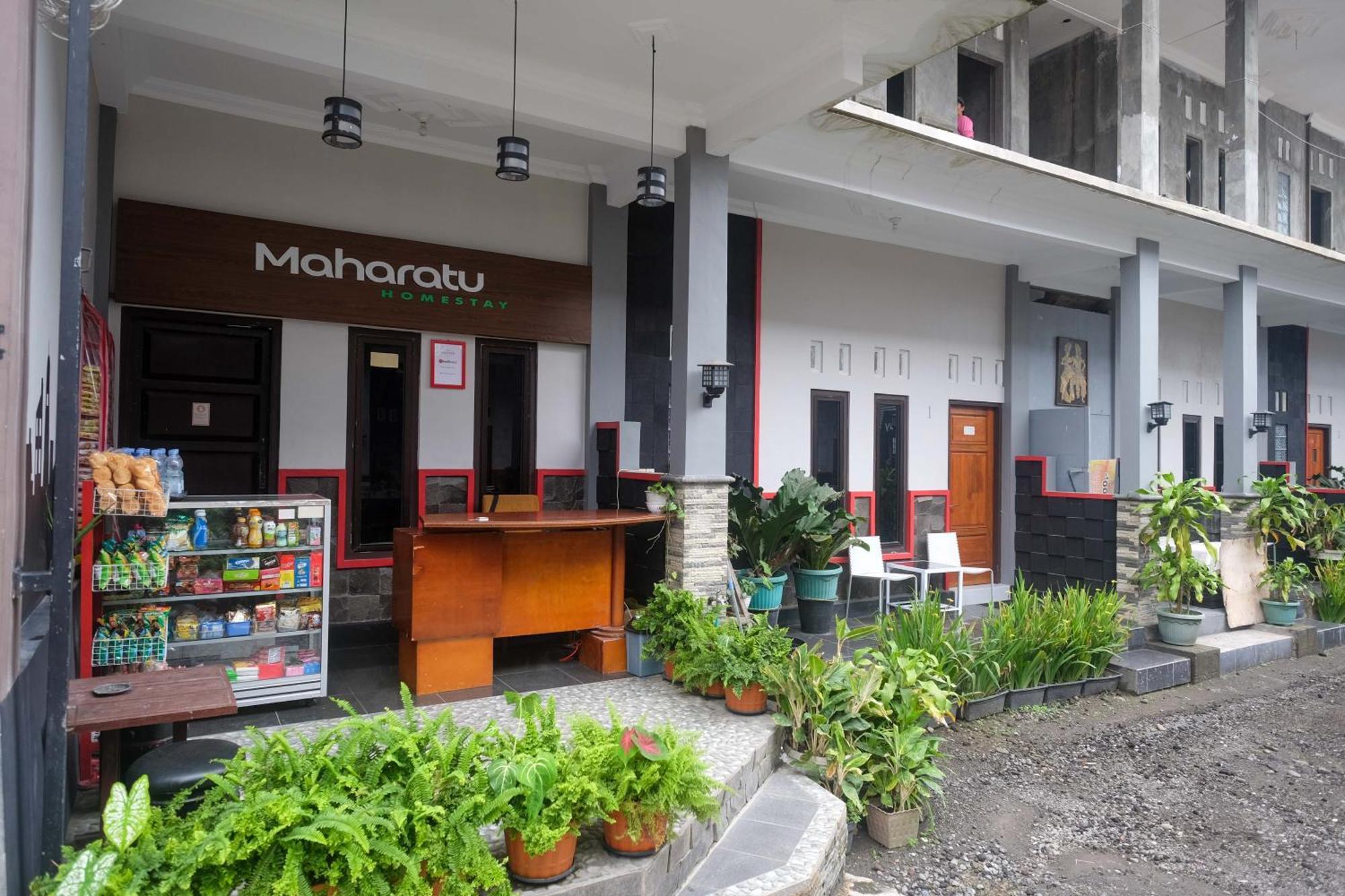 OYO 90687 Maharatu Homestay Wonosobo Bagian luar foto