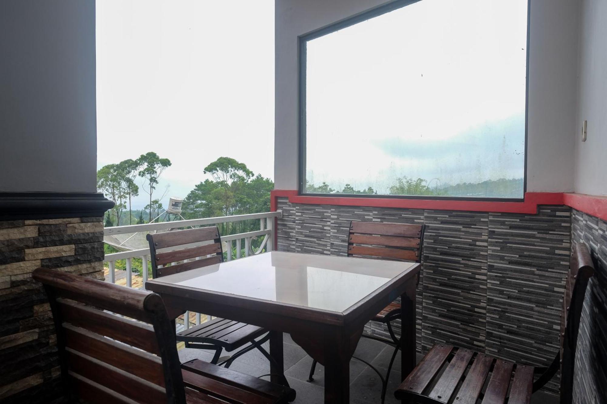 OYO 90687 Maharatu Homestay Wonosobo Bagian luar foto